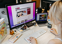 Bildschirm mit Webseite Bildschirm mit Webseite