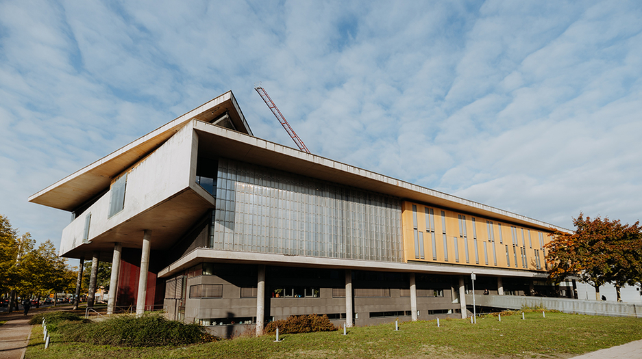 Universitätsbibliothek Ostseite (c) Hannah Theile